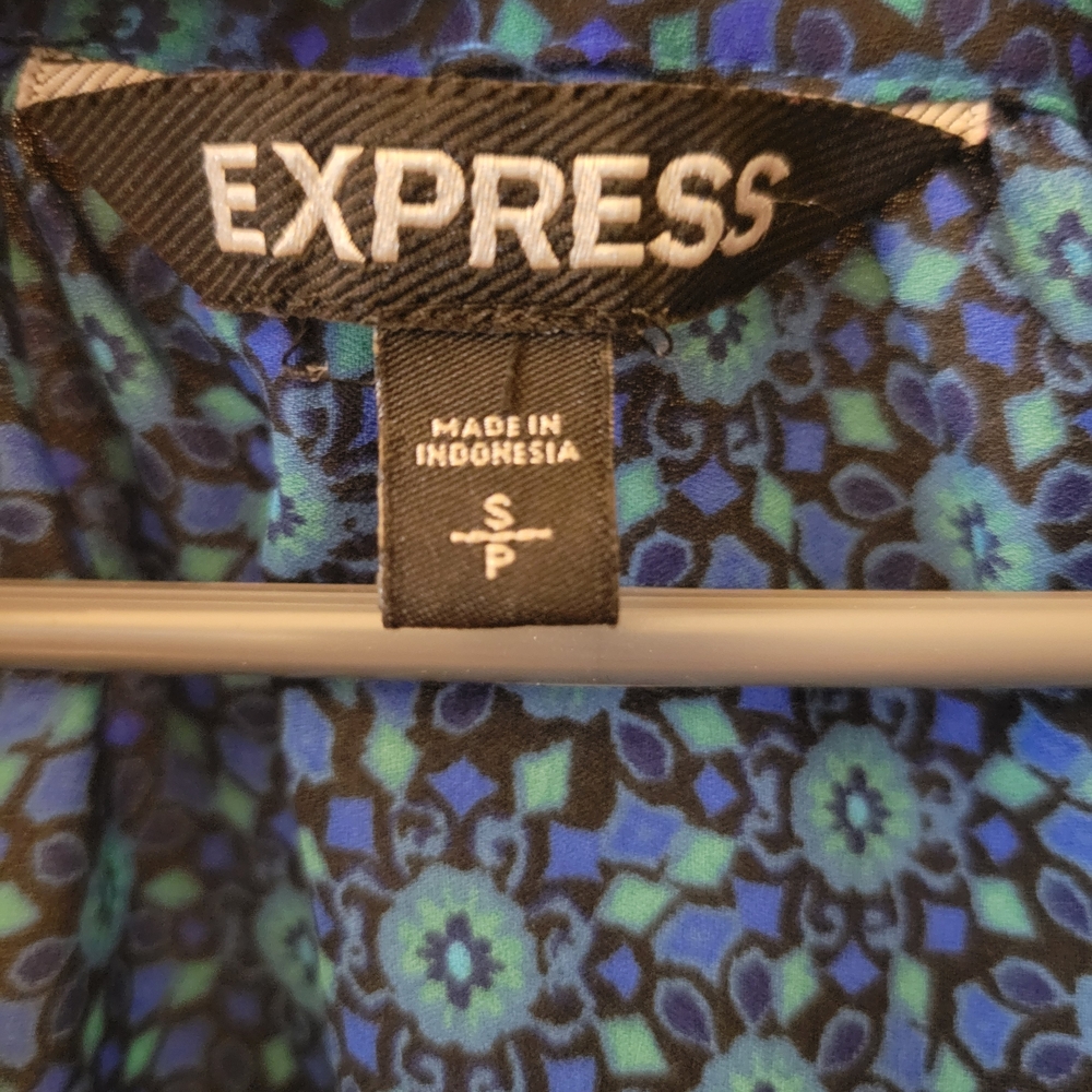 Express Multicolor Patterned Halter Top - Picture 4 of 4